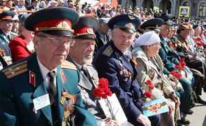 Число собирающихся праздновать 9 Мая россиян достигло максимума впервые с 2000 года