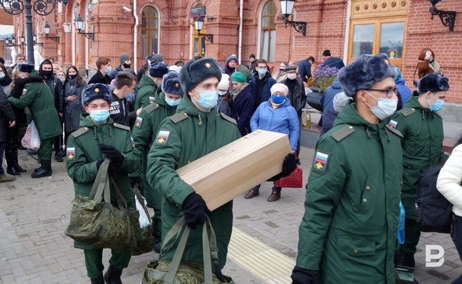 ТАСС: планов по увеличению срока службы по призыву в России нет