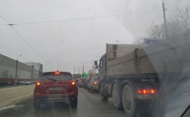 В Советском и Ново-Савиновском районах Казани растянулась большая пробка из-за ДТП