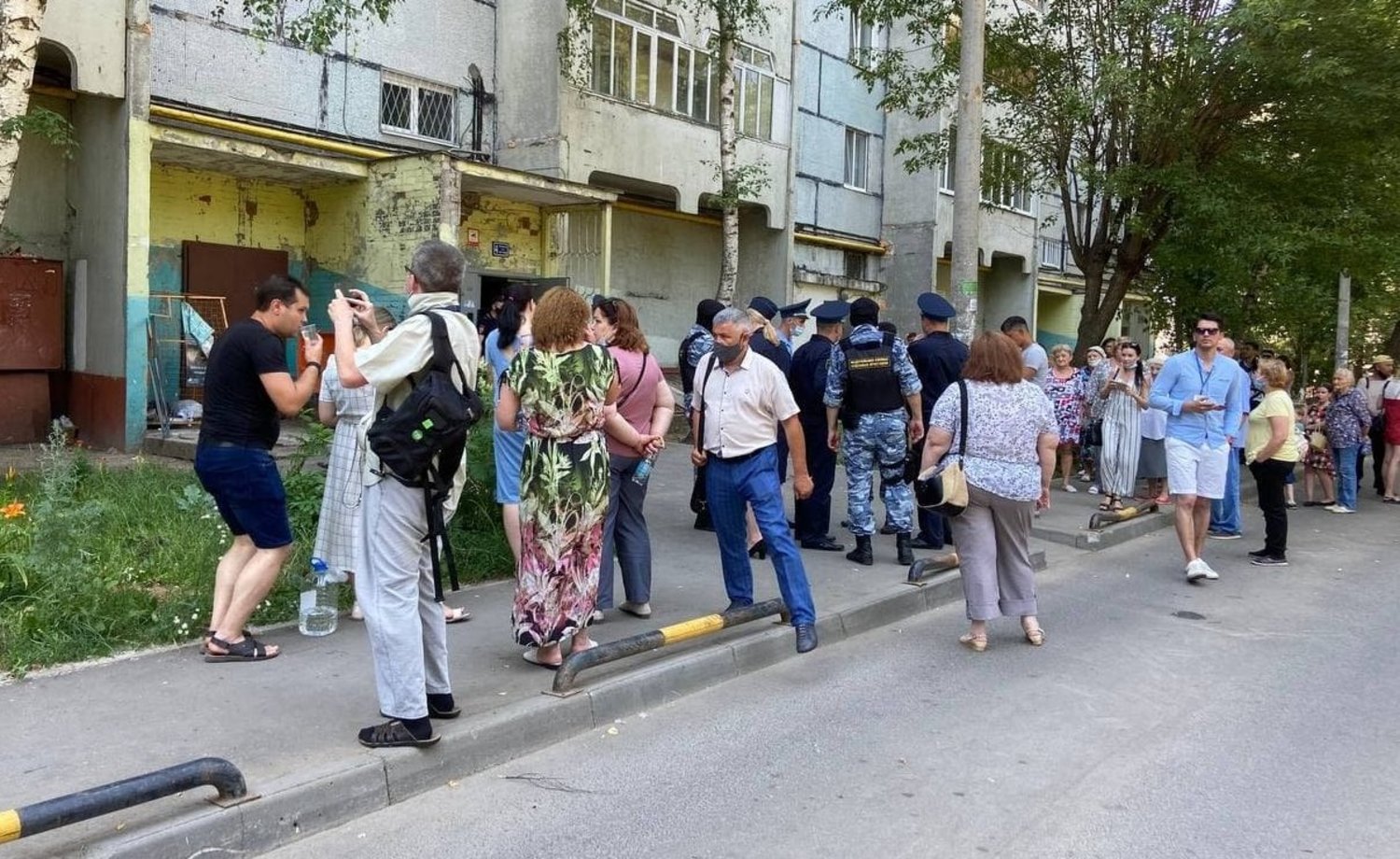 Лежачие пожилые дома на Зорге в Казани не смогли эвакуироваться — Реальное  время