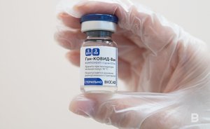 Минздрав РФ разрешил прививать «Спутником V» кормящих мам