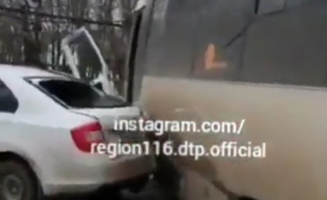 В Татарстане у водителя автобуса за рулем случился инфаркт: видео с места