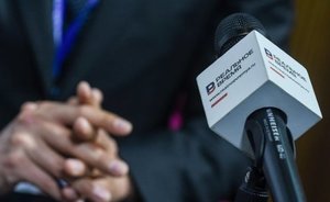 Главное за выходные: горящий казанский автобус, проверки пенсионеров в 2021 году, очереди на каток в Казани