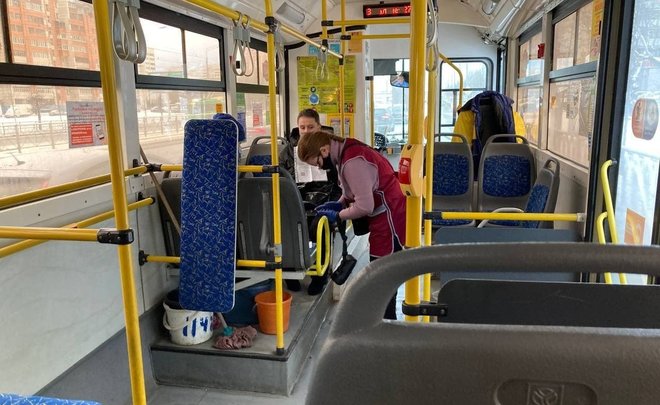 В Казани кондуктор рассказал, что троллейбусы стали ходить реже