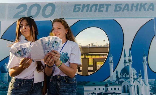 С 1 октября у миллиона бюджетников России вырастут зарплаты