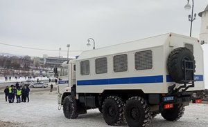 Россия пообещала расширить автозаки и установить в них туалеты