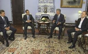 Медведчук и Бойко попросили Медведева начать прямые поставки газа Украине