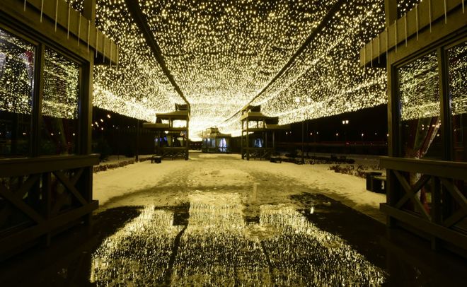 Каток на Кремлевской набережной откроют в пятницу