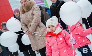 В Совфеде РФ предложили платить 50 тысяч рублей за рождение третьего и последующих детей