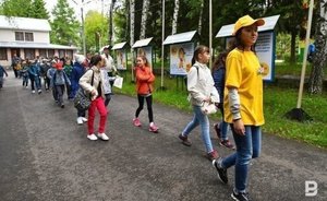 Хадиуллин заявил, что поднимать государственные флаги будут не только в школах, но и в лагерях Татарстана
