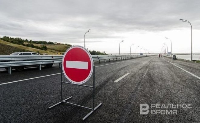 На Крымском мосту временно перекрыли движение автотранспорта