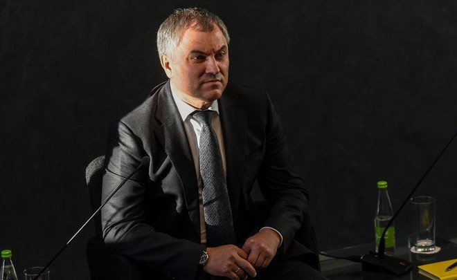 Володин призвал депутата от КПРФ не материться в соцсетях