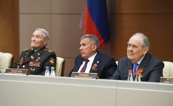 Минниханов: в Татарстане численность ветеранов за четыре года сократилась в два раза