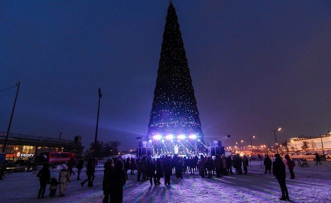 Главную новогоднюю елку Казани установят на площади Тысячелетия за 2,2 миллиона рублей