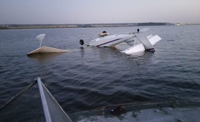В Мензелинском районе Татарстана самолет перевернулся и упал в реку