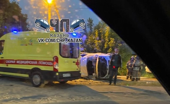 В Казани перевернулась грузовая «Газель», пострадали трое