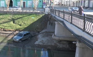 В Казани автомобиль свалился в Булак