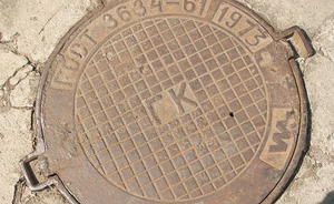 Суд конфисковал машину у казанца, пытавшегося украсть канализационный люк