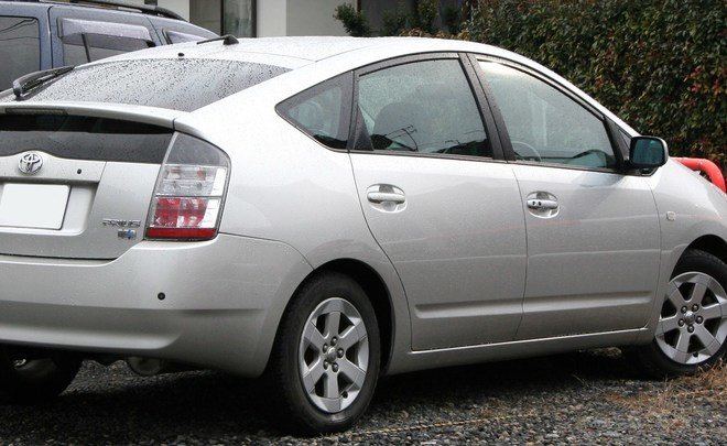 Toyota отзовет более 1 млн машин по всему миру из-за риска возгорания