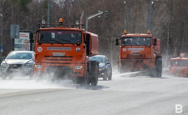 Казанские улицы дважды обработали противовирусным средством