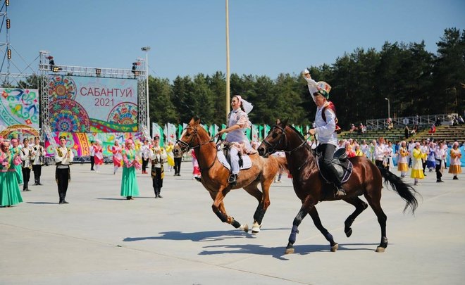 В Челнах жители города пришли на Сабантуй без масок