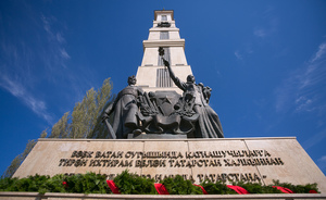 Халиков поддержал предложение ветеранов установить в парке Победы памятник солдату