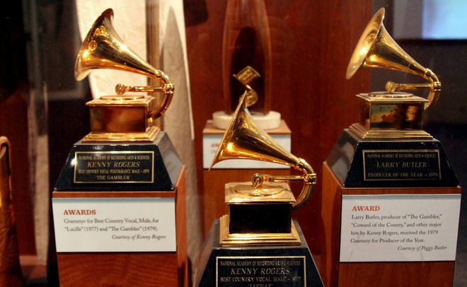 Число номинантов на премию Grammy в главных категориях увеличат с пяти до восьми