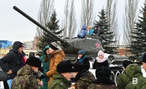 Исследование: 36% россиян считают 23 февраля мужским днем