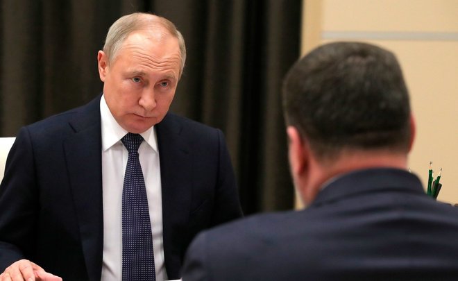 Путин заявил, что правительство считает поддержку рынка труда своим приоритетом