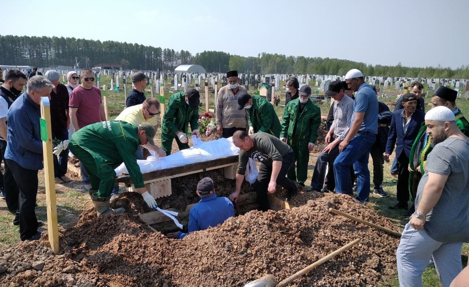 Похороны детей в Казани погибших в 175 школе