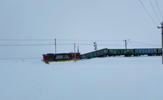 В Татарстане с рельсов сошел локомотив вблизи станции Аэропорт
