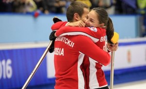 Финал чемпионата мира по керлингу в «миксте» завершился победой сборной России
