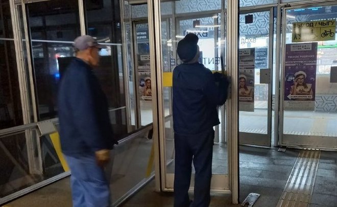 В казанском метро устанавливают второй ряд дверей к зимнему сезону
