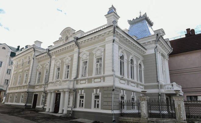 Минниханов посетил отремонтированное здание Союза композиторов РТ в Казани