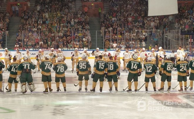 В прощальном матче Даниса Зарипова победу одержала команда «Белых»