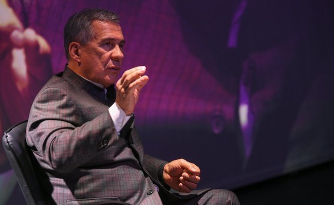 Минниханов поздравил татарстанцев с Новым годом