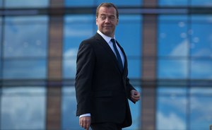 Медведев заявил о преодолении безработицы в стране