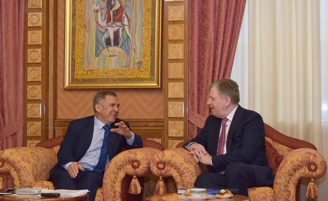 Бывший премьер-министр Финляндии встретился с Миннихановым и провел лекцию для чиновников РТ