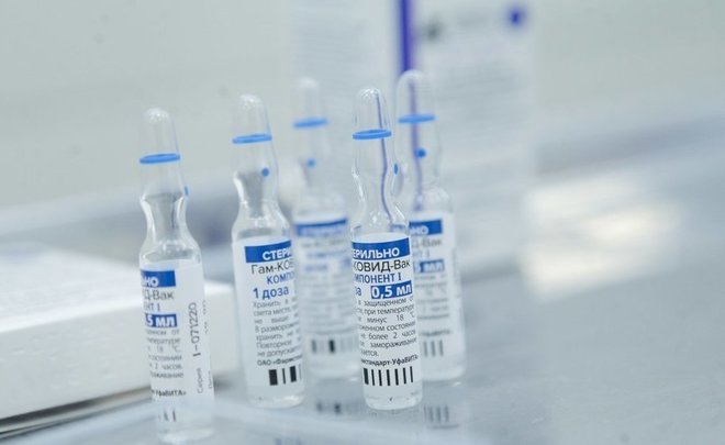 Главное о коронавирусе на 17 августа: сожжение вакцин, главу Минздрава Шри-Ланки уволили за колдовство