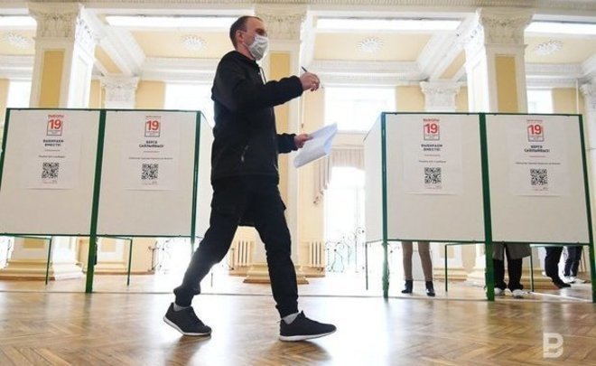 Соцсети: в Казани избиратели станцевали в кабинках для голосования для ролика в TikTok
