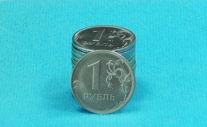 Рубль укрепился после заявления Пескова об обеспокоенности Москвы санкционным поведением США