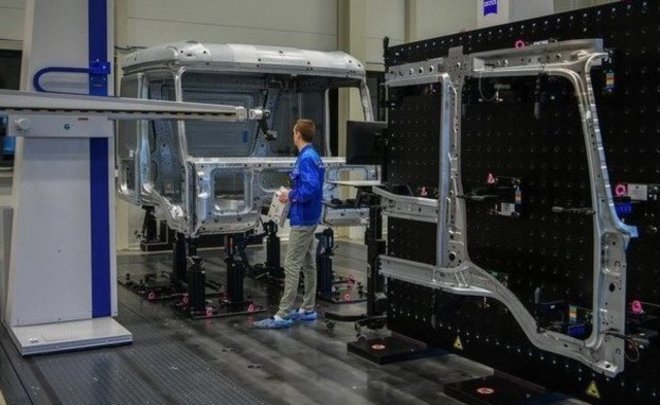 Пятерым бывшим рабочим КАМАЗа вынесли приговор за кражу запчастей