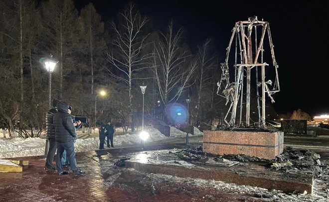 Источник сообщил подробности пожара в Заинске, где сгорел памятник герою-освободителю