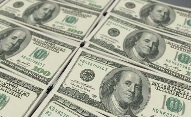Курс доллара вырос за неделю на 22 рубля, евро — на 26 рублей