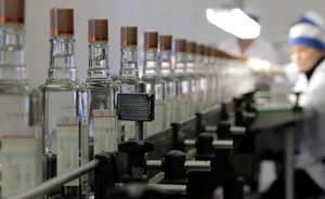 В России значительно снизилось количество нелегальной водки