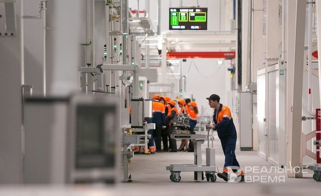 Численность работников в простое сократилась в Татарстане в четыре раза