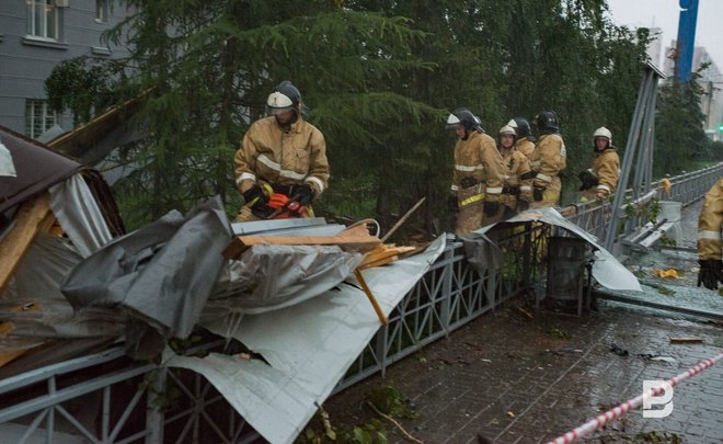 В результате непогоды на юге России без электричества остались 1,9 млн человек