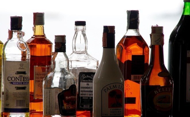 Минфин РФ предложил перенести старт онлайн-продаж алкоголя на 2019 год