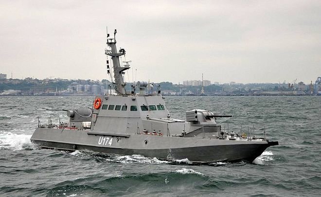 Украина отправила подкрепление к трем кораблям в Черном море