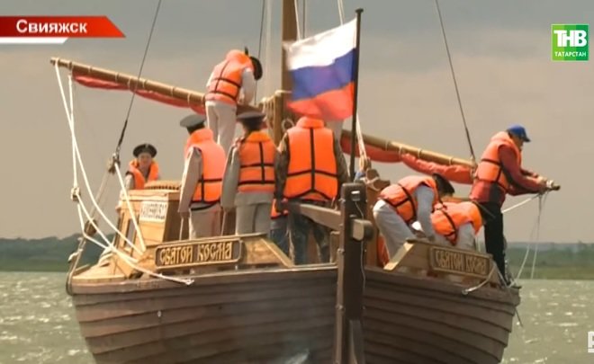 В Свияжске впервые прошел фестиваль «Народная лодка» — видео
